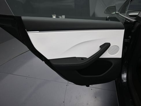 Used 2025 Tesla Model 3 Long Range image 13