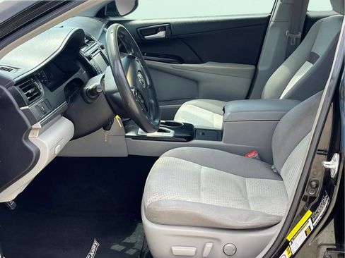 Used 2013 Toyota Camry LE FWD image 15