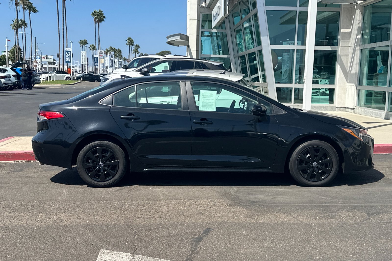 Used 2023 Toyota Corolla LE FWD image 3