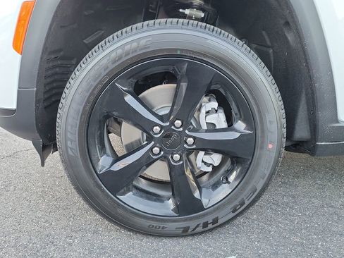 New 2025 Jeep Grand Cherokee L Altitude image 20