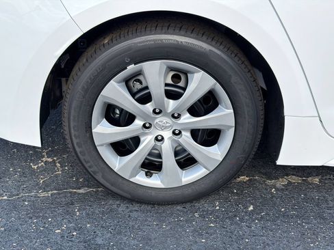 Used 2026 Toyota Corolla LE FWD image 21