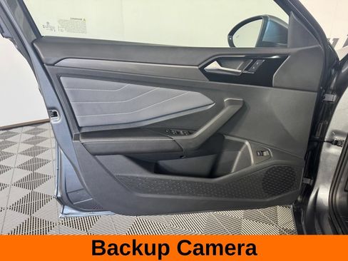 Used 2025 Volkswagen Jetta SEL FWD image 11