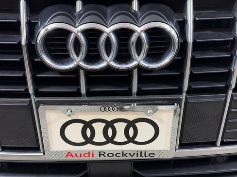 Used 2020 Audi Q3 2.0T Premium w/ Convenience Package AWD/4WD image 29
