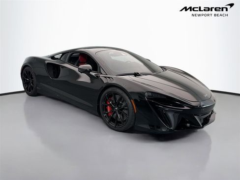 Used 2023 McLaren Artura RWD image 1