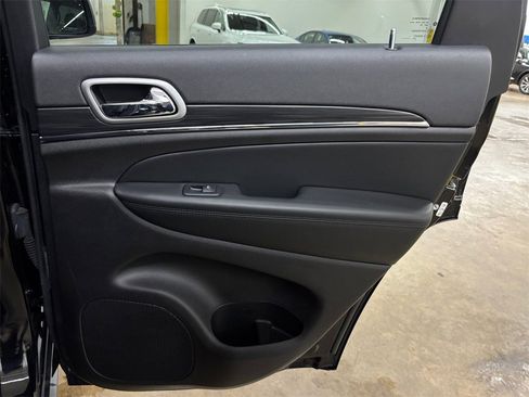 Used 2021 Jeep Grand Cherokee Limited w/ Premium Lighting Group image 18