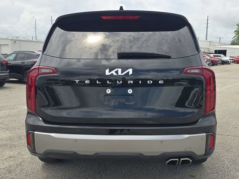 Used 2024 Kia Telluride S w/ S Sunroof Package FWD image 4