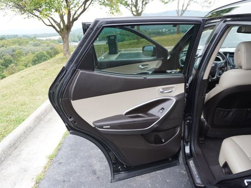 Used 2017 Hyundai Santa Fe Sport image 15