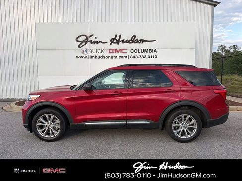 Used 2020 Ford Explorer XLT w/ Equipment Group 202A AWD/4WD image 2
