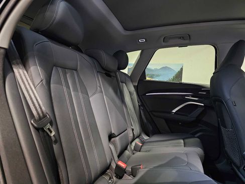 New 2025 Audi Q5 Prestige image 13