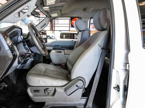 Used 2015 Ford F250 XLT w/ XLT Interior Package image 6