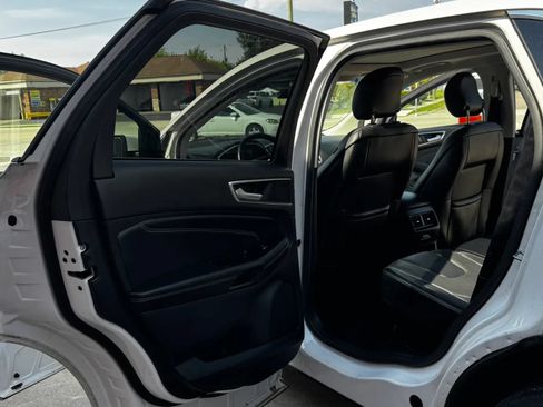 Used 2017 Ford Edge Titanium w/ Equipment Group 302A AWD/4WD image 19