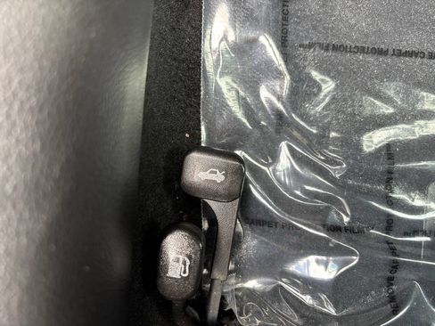 Used 2020 Hyundai Elantra SE FWD image 26