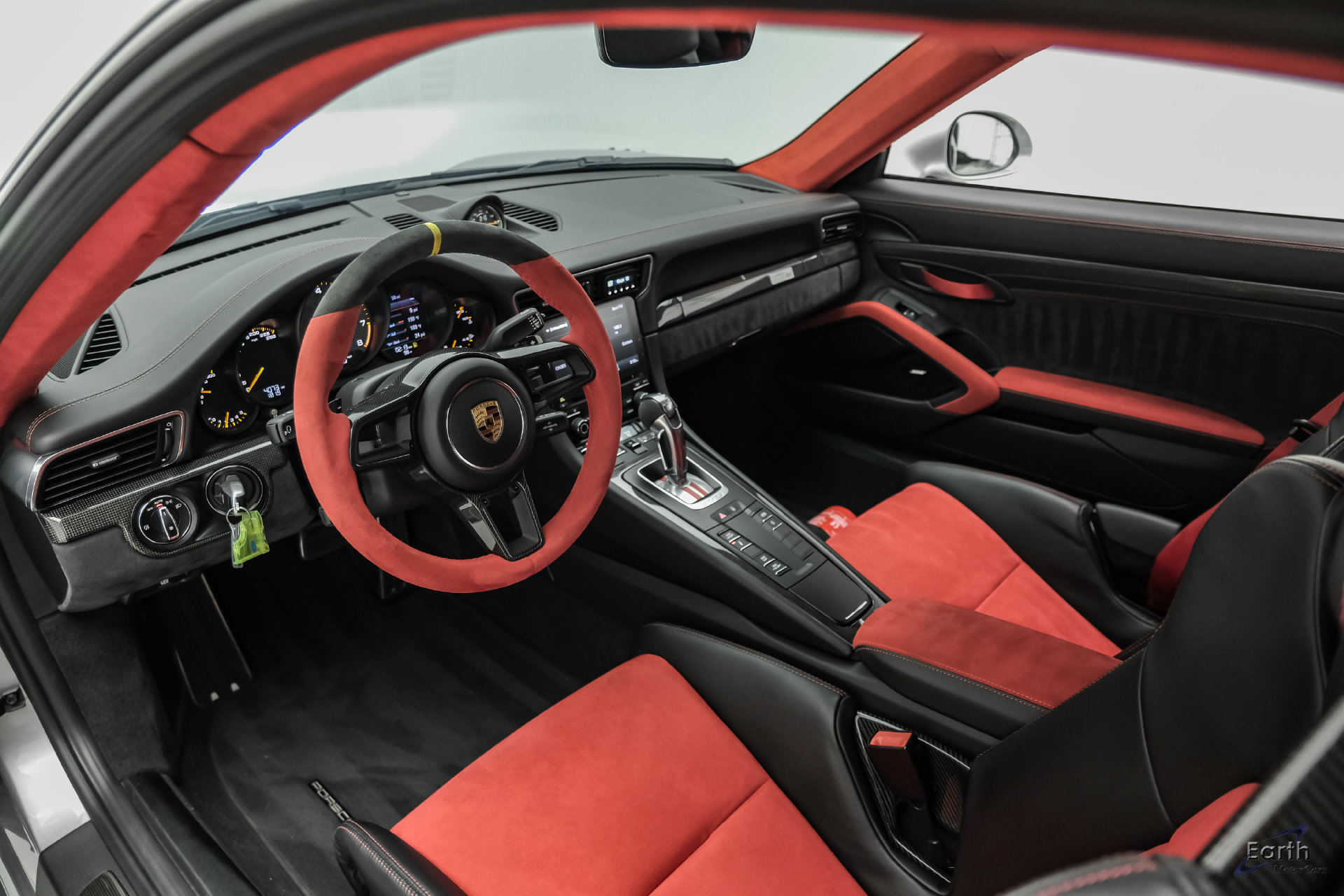 Used 2018 Porsche 911 GT2 RS RWD image 2