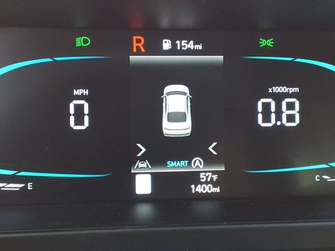 Used 2025 Hyundai Elantra SE FWD image 18