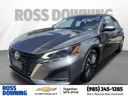 Used 2023 Nissan Altima 2.5 SV FWD image 1