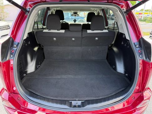 Used 2018 Toyota RAV4 XLE FWD image 25