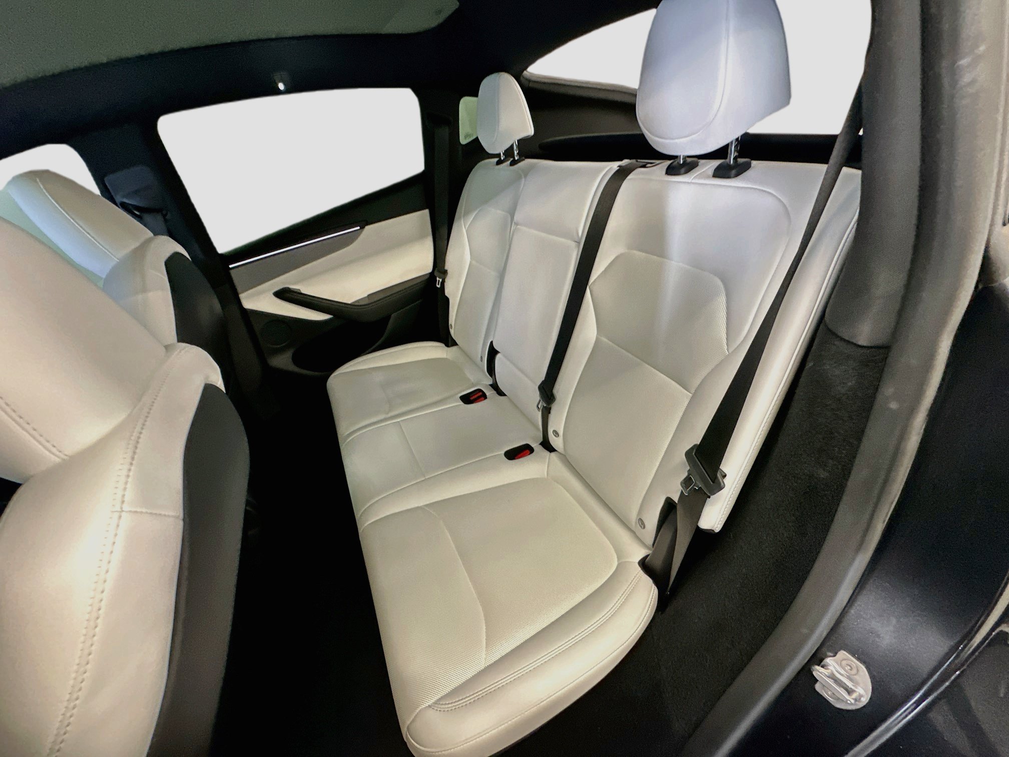 Used 2026 Tesla Model Y AWD image 30
