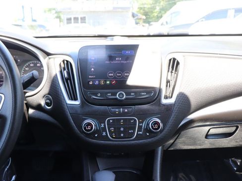 Used 2025 Chevrolet Malibu LT FWD image 19