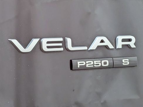 Used 2018 Land Rover Range Rover Velar S AWD/4WD image 5