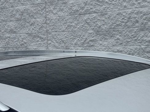 Used 2018 Buick Enclave Premium w/ Experience Buick Package image 2