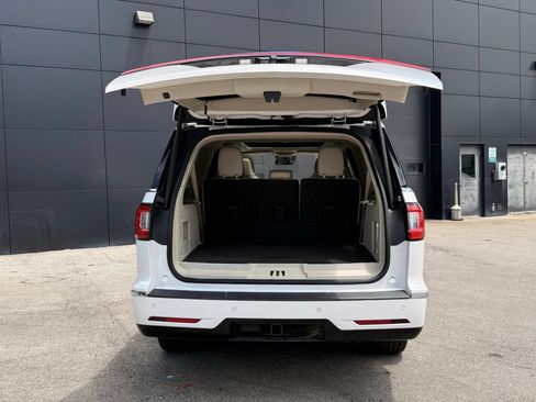 Used 2019 Lincoln Navigator L Reserve AWD/4WD image 29
