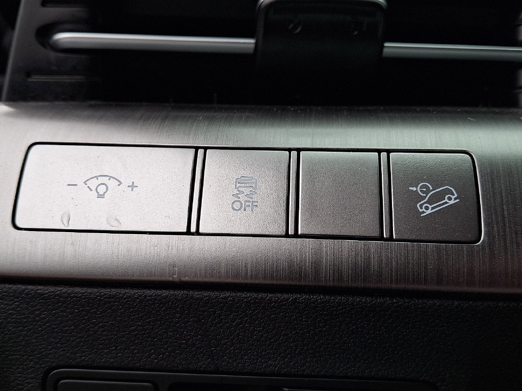 Used 2024 Hyundai Kona SEL AWD/4WD image 25