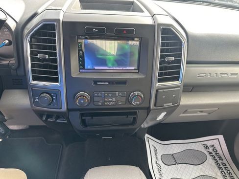 Used 2017 Ford F250 XLT w/ Snow Plow Prep Package image 10