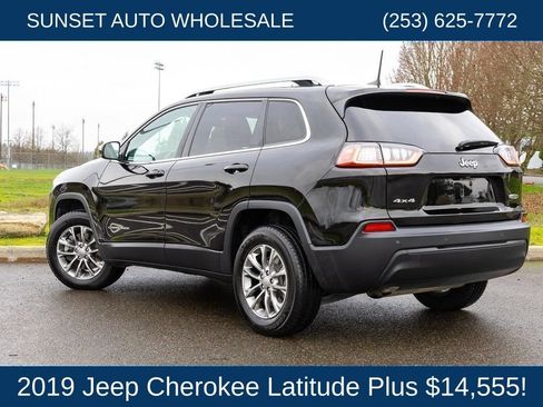 Used 2019 Jeep Cherokee Latitude Plus AWD/4WD image 30