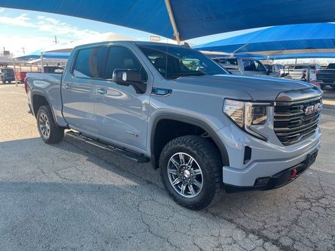 Used 2024 GMC Sierra 1500 AT4 w/ Technology Package image 3