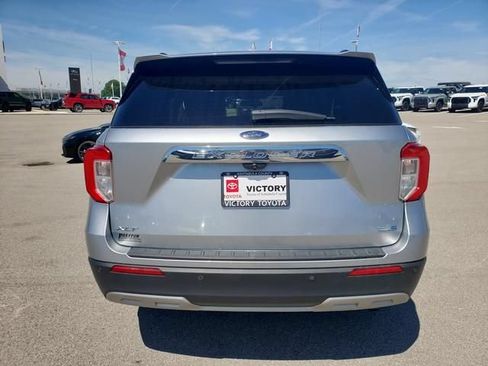 Used 2020 Ford Explorer XLT w/ Equipment Group 202A AWD/4WD image 6