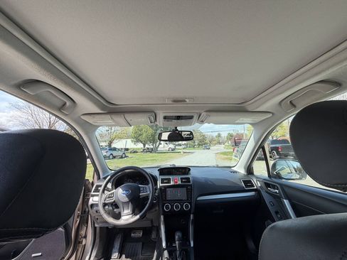 Used 2016 Subaru Forester 2.5i Touring w/ Popular Package #2 AWD/4WD image 12