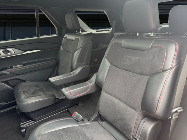Used 2025 Ford Explorer ST w/ Sun And Sound Package AWD/4WD image 13
