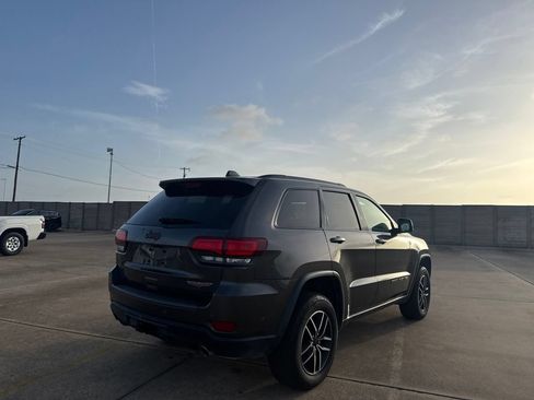 Used 2021 Jeep Grand Cherokee Trailhawk w/ Trailhawk Luxury Group AWD/4WD image 17