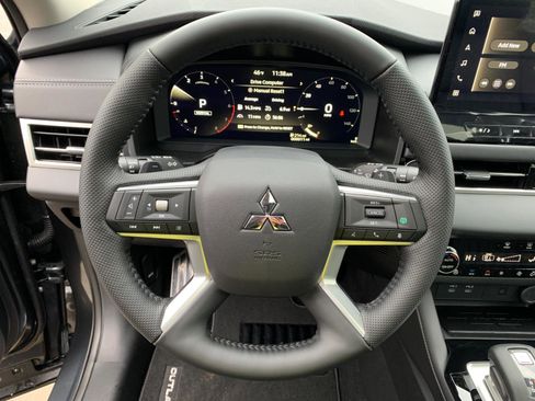 New 2025 Mitsubishi Outlander SEL image 14