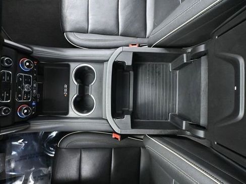 Used 2023 Chevrolet Suburban Premier image 38