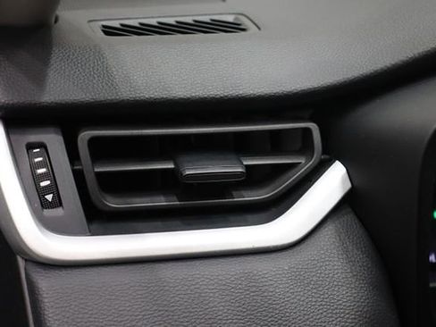 Used 2021 Toyota RAV4 LE image 16