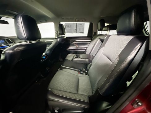 Used 2017 Toyota Highlander Plus image 28
