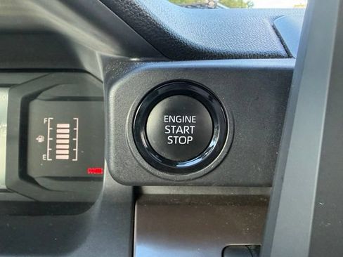 Used 2024 Toyota Tacoma SR5 AWD/4WD image 20