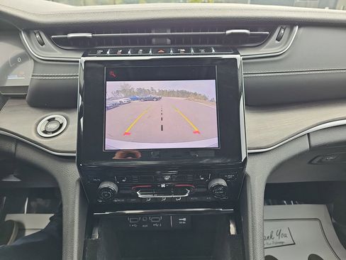Used 2022 Jeep Grand Cherokee L Limited RWD image 28