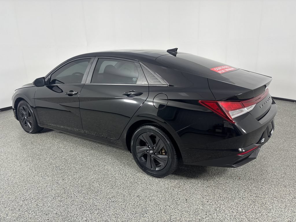 Used 2023 Hyundai Elantra SEL w/ Cargo Package FWD image 5