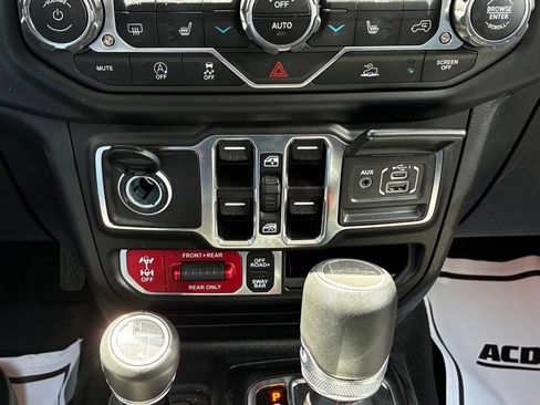 Used 2022 Jeep Gladiator Rubicon w/ LED Lighting Group AWD/4WD image 24