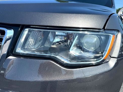 Used 2019 Jeep Grand Cherokee Limited image 23