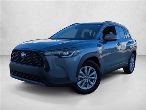 Certified 2023 Toyota Corolla Cross LE image 1