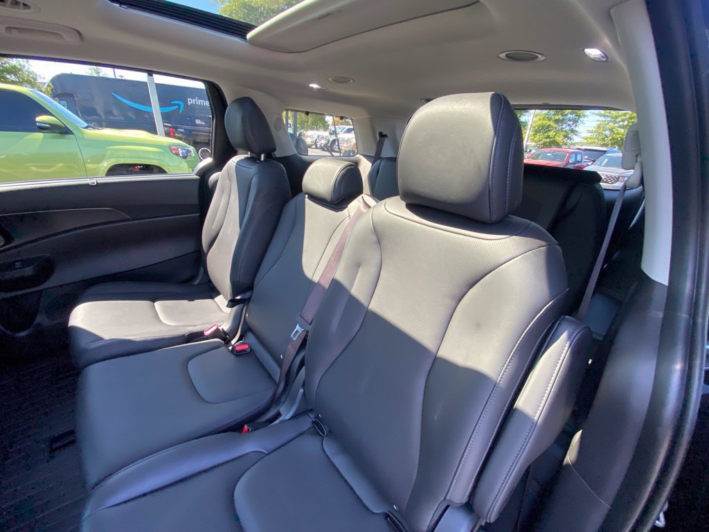 Used 2026 Kia Carnival SX w/ SX Dark Edition Package FWD image 26