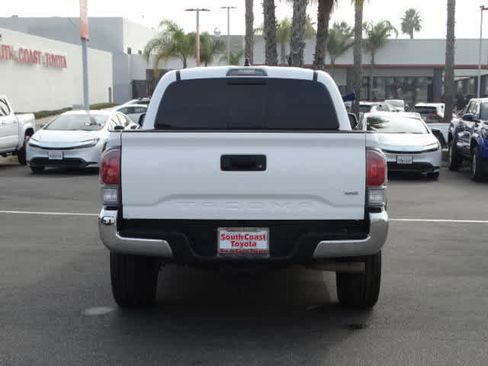 Used 2023 Toyota Tacoma TRD Off-Road image 14