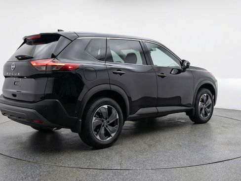 Used 2025 Nissan Rogue SV image 9