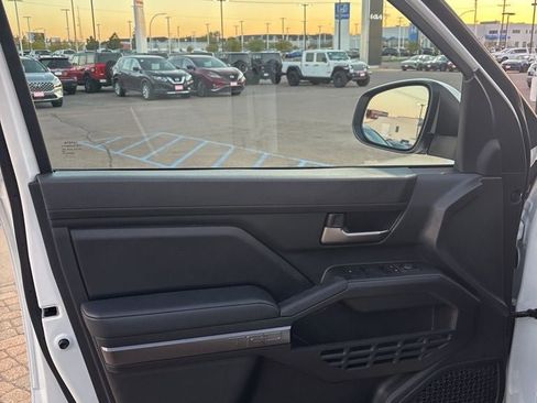 Used 2024 Toyota Tacoma SR5 image 9