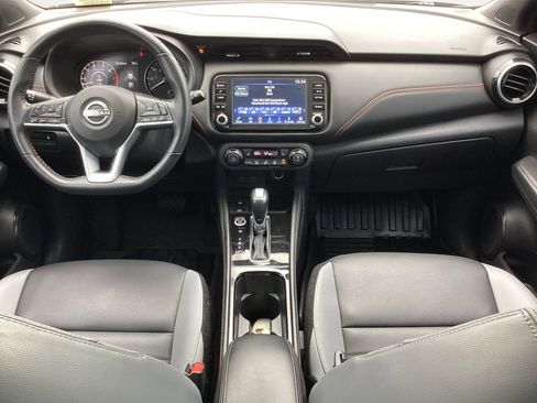 Used 2023 Nissan Kicks SR w/ SR Premium Package FWD image 4