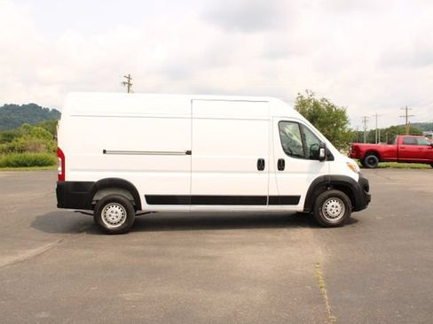 Used 2025 RAM ProMaster 2500 w/ Convenience Group FWD image 6