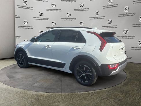 New 2026 Kia Niro EX image 3